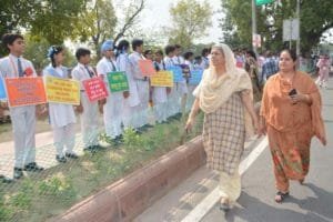 5500 विद्यार्थियों ने बनाया नानक पंथ मानव श्रृंखला