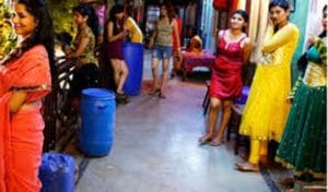 रेड लाइट ऐरिया में कोठों तक पहुंचा कोरोना का खौफ, ग्राहक घटे