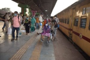 मिशन ‘घर वापसी’ में भारतीय रेलवे ने तेज की रफ्तार