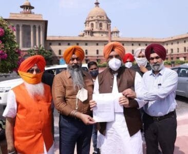 पाकिस्तान में 3 महीने में 55 सिख लड़कियां अगवा, कराया धर्म परिवर्तन