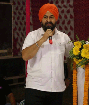 कंगना रानौत को कानूनी नोटिस, कहा-दुनिया को भोजन देने वाले 100 रूपए में नहीं बिकते