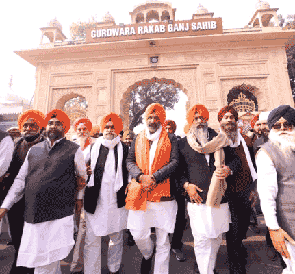 श्री गुरु गोबिन्द सिंह के प्रकाश पर्व पर स​जाया नगर कीर्तन, उमड़ी संगत