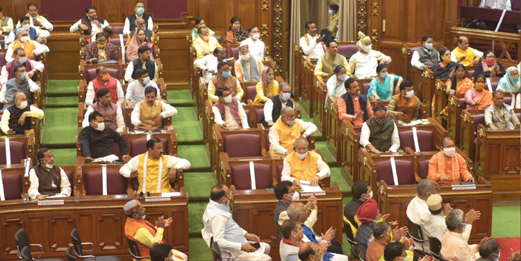 विधानसभा सत्र : राज्यपाल ने दोनों सदनों में गिनाई सरकार की उपलब्धियां, खींचा खाका