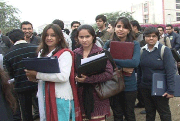 महिलाओं को सरकारी नौकरियों में 50 प्रतिशत आरक्षण देने का वादा