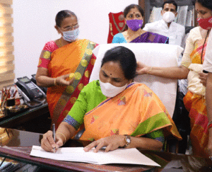 देश के नये मंत्रियों ने संभाली कुर्सी, मेहनत से काम करने का दिया भरोसा