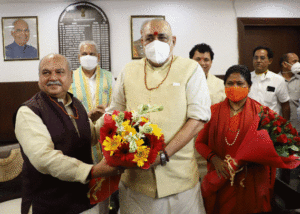 देश के नये मंत्रियों ने संभाली कुर्सी, मेहनत से काम करने का दिया भरोसा