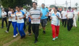 ओलंपिक खिलाड़ी गुरजीत और निशा का drm प्रयागराज ने किया सम्मानित