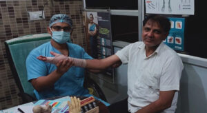 गांधी जयंती पर KG मेडिडेंट ने लगाया मुफ्त स्वास्थ्य शिविर, महिलाओं ने लिया हिस्सा