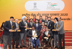 खेल मंत्रालय ने 2020 राष्ट्रीय खेल पुरस्कार विजेताओं को ट्रॉफी सौंपी