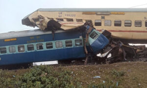 रेलमंत्री ने कहा, रेल-इंजन के उपकरण में खराबी के चलते हुआ ट्रेन एक्सीडेंट
