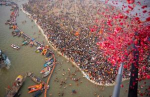 प्रयागराज महाकुम्भ का शंखनाद, डेढ़ करोड़ श्रद्धालुओं ने लगायी पवित्र डुबकी