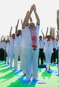 International Yoga Day :प्रधानमंत्री मोदी के आहृवान पर योग मय हुई पूरी दुनिया