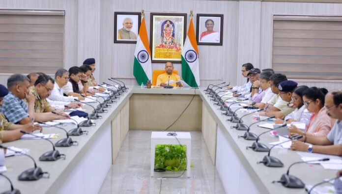 CM योगी का हुक्म, हर्ष उल्लास के साथ मने आगामी पर्व-त्योहार, लोगों की सुरक्षा, सुविधा का रखें पूरा ध्यान