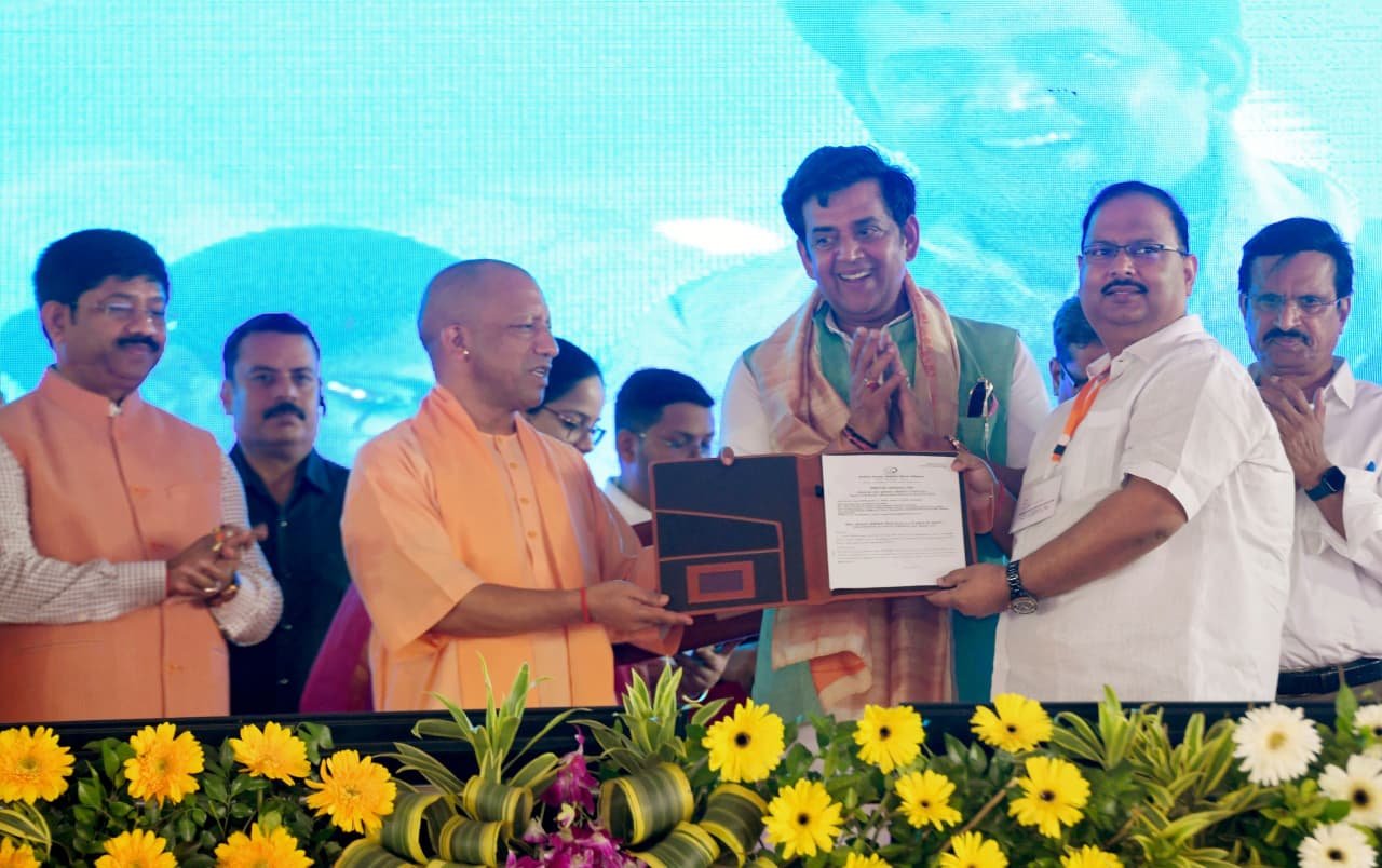 Gorakhpur: गीडा समारोह में cm योगी बोले- 'सुरक्षा के माहौल से आता है निवेश, गुंडा टैक्स सपा सरकार का संस्कार था'