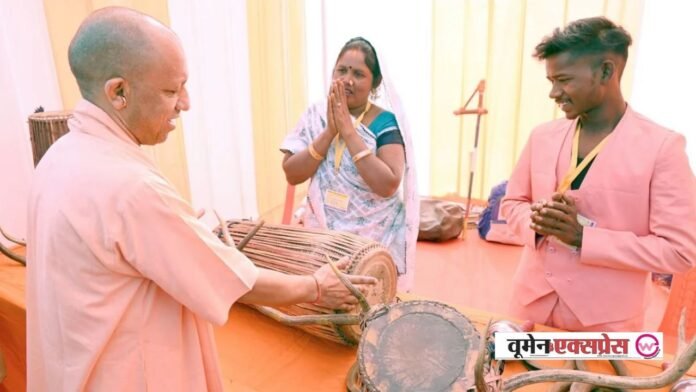 जनजातीय समाज की सुरक्षा, सम्मान और स्वावलंबन के लिए प्रतिबद्ध है डबल इंजन सरकार: मुख्यमंत्री योगी