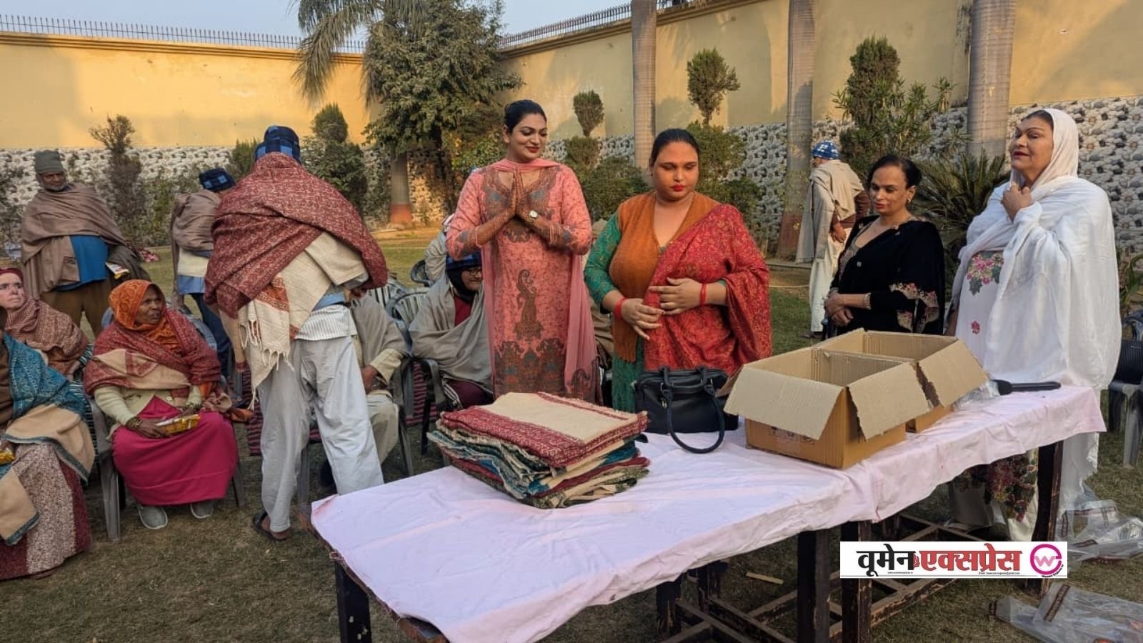 मकर संक्रांति पर किन्नर समाज ने हापुड़ के वृद्ध आश्रम में मनाया त्योहार, बुजुर्गों को दिए कंबल-बिस्कुट