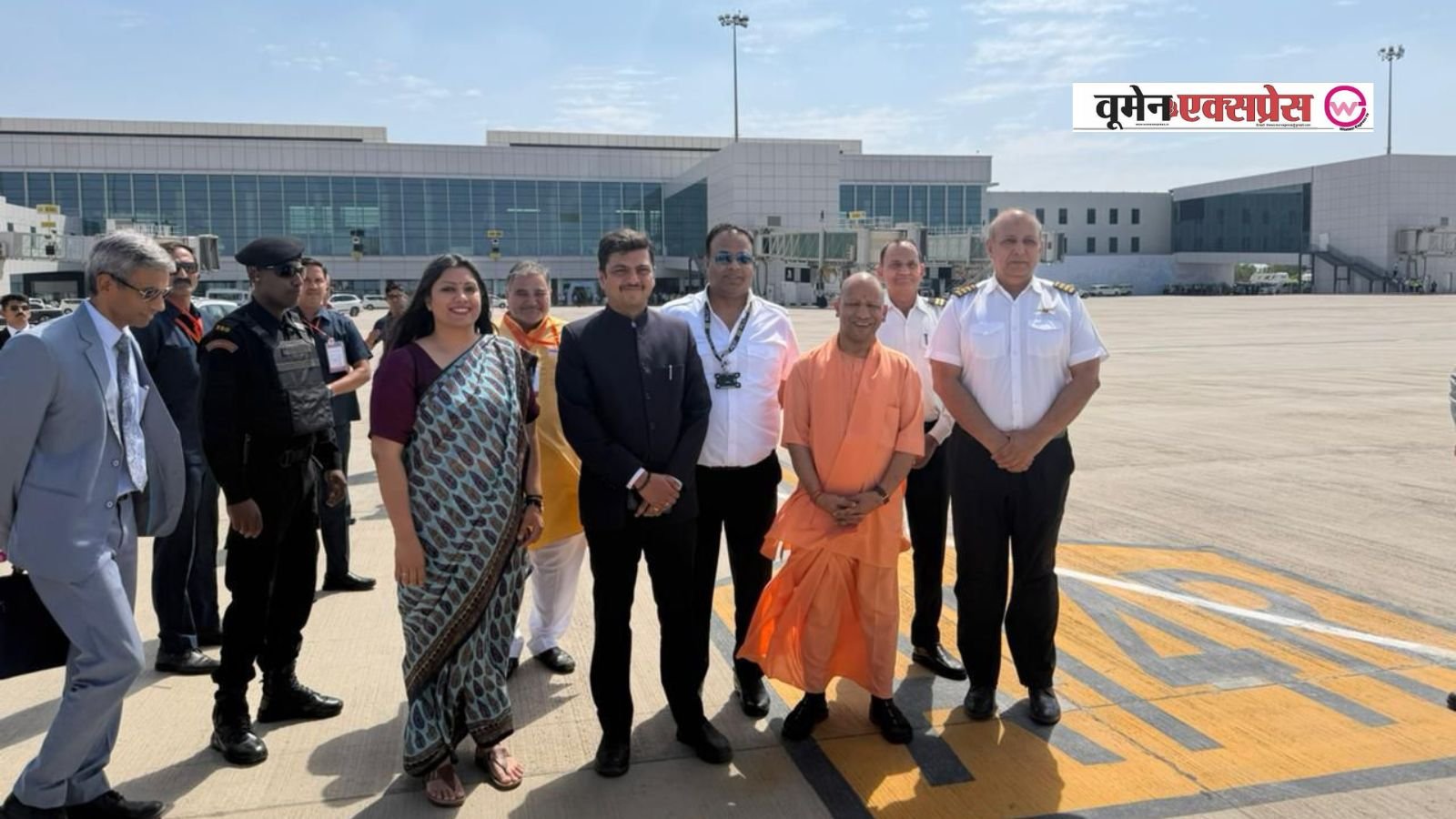 जेवर एयरपोर्ट उद्घाटन: CM योगी और राज्यपाल आनंदीबेन पटेल ने भरी पहली उड़ान, नोएडा से लखनऊ पहुंचे