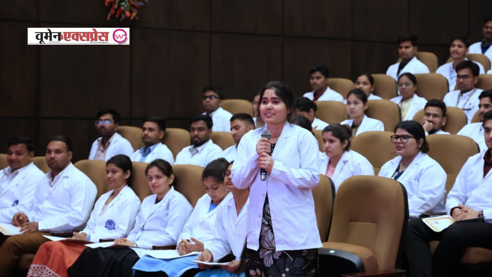 लखनऊ लोक भवन में CM योगी ने सौंपे 665 नर्सिंग अधिकारियों के नियुक्ति पत्र