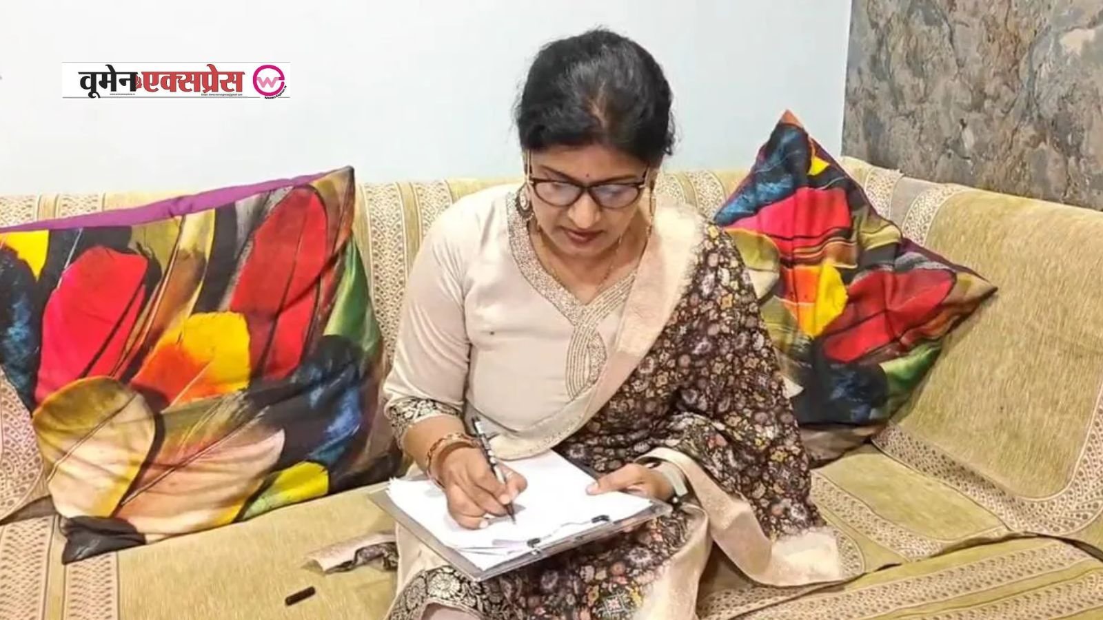 पल्लवी पारे चौकसे का मिरर इमेज राइटिंग में कमाल, रामचरितमानस और गीता लिख इंडिया बुक ऑफ रिकॉर्ड्स 2026 में शामिल