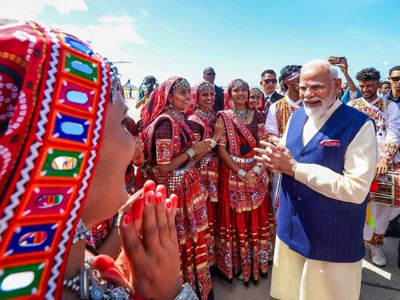 PM Modi Seychelles Visit: कार में साथ बैठे, मुस्कुराए और बदल दी कूटनीति की परिभाषा; देखें सेशेल्स से आई ये खास तस्वीरें