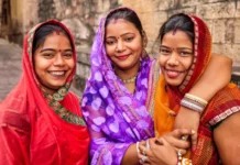 UP की अर्थव्यवस्था को नई ताकत दे रहीं महिलाएं, बदल रही गांवों की तस्वीर